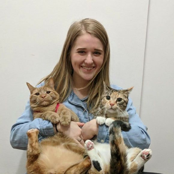 Meet your Posher, Danielle - Picture 1 of 1